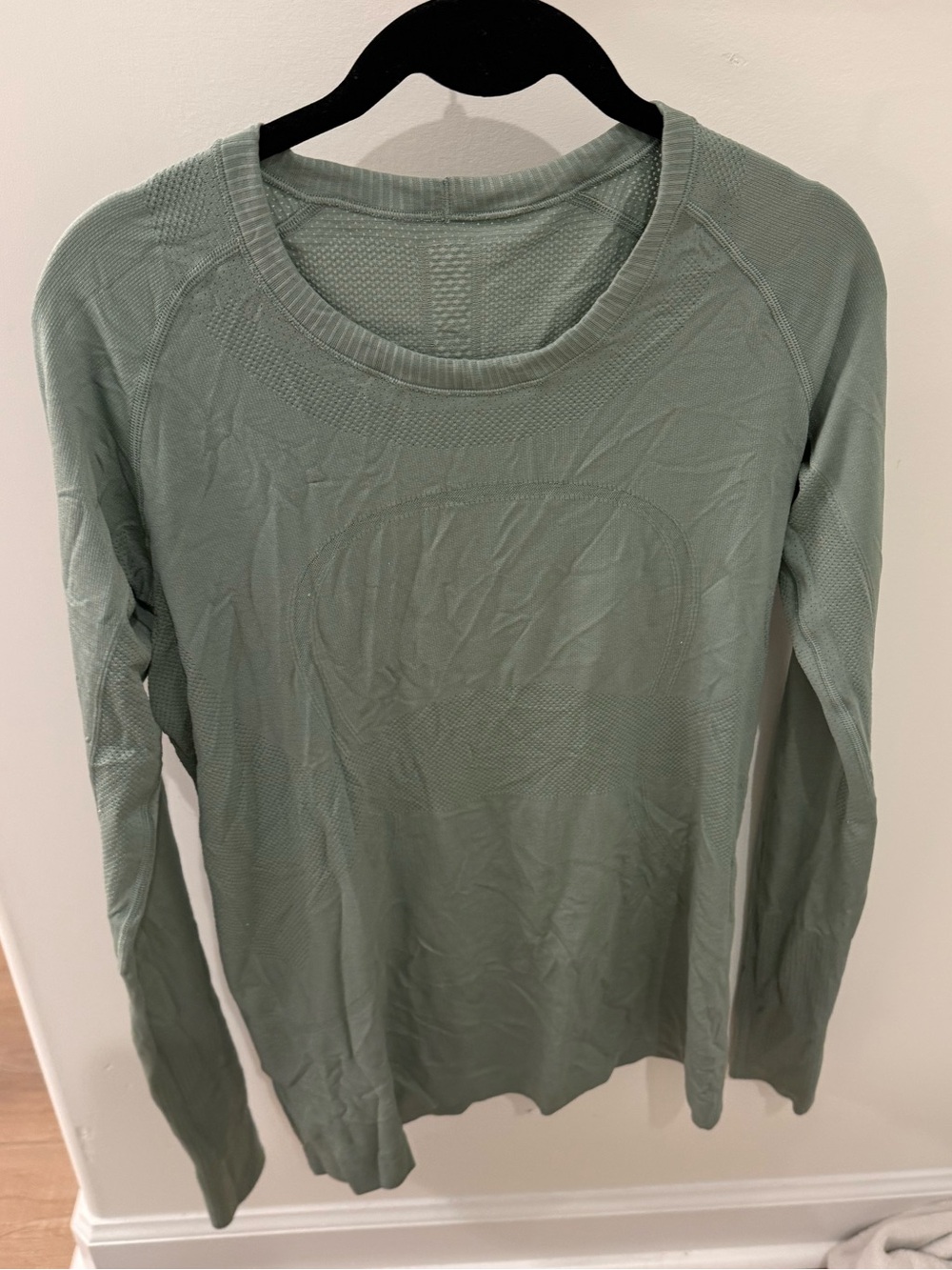 Lululemon classic Swiftly size 10 Sage Green